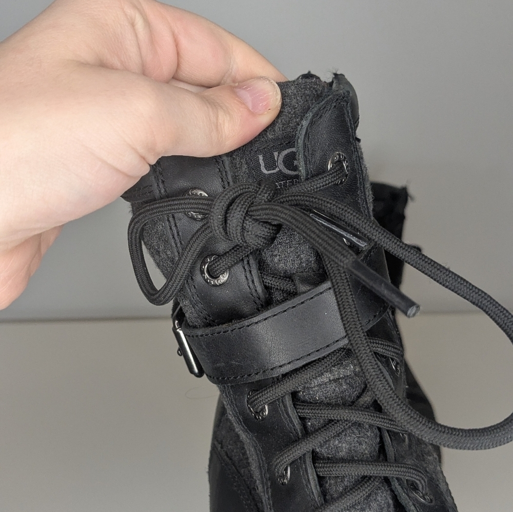 UGG Kesey lace-up waterproof boot - w's size 9 black/grey - Picture 3 of 10